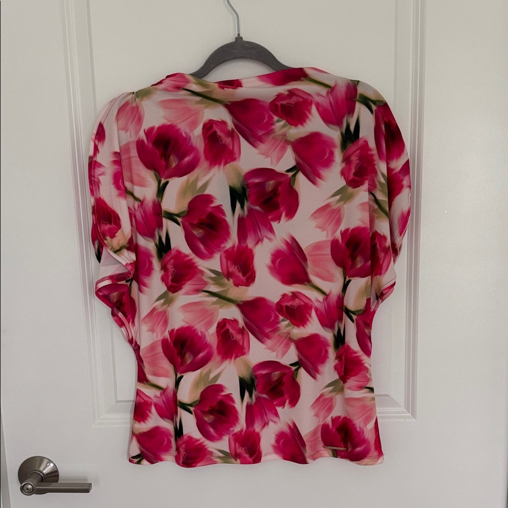 Halston NWT Tulip 🌷  Flower Red and Pink Women's Top